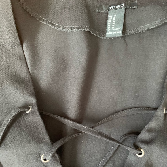 Tie up crop top - Picture 2 of 4